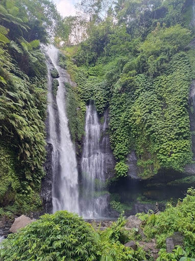 air terjun sekumpul