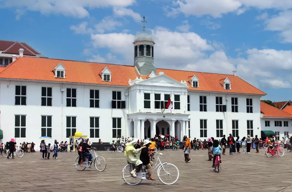 Kota Tua Jakarta – Wisata Sejarah & Kuliner